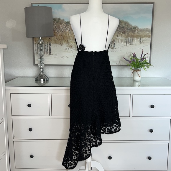 NWT Topshop Black Lace Asymmetrical Dress With Plunge Neckline - Picture 5 of 14